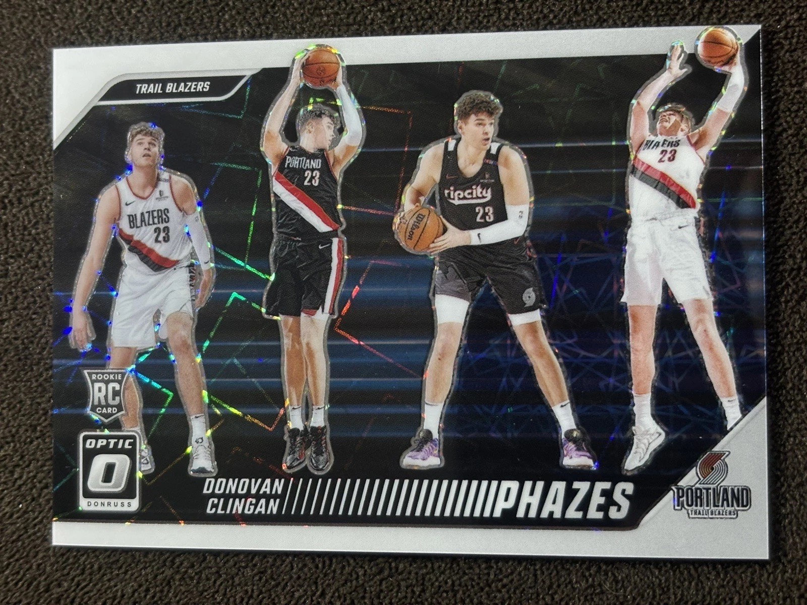 2024-25 Optic - Donovan Clingan - Phazes #25 RC - SSP Case Hit - Trail Blazers