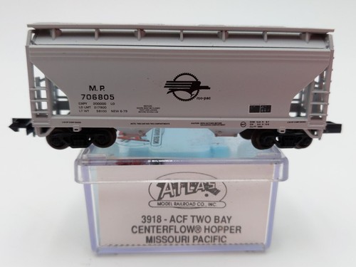 Tolva cubierta de flujo central Atlas 3918 escala N Missouri Pacific ACF 2 bahías #706805 | Condition: Used