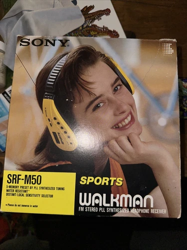 SONY SPORTS WALKMAN VINTAGE NOS PORTABLE RADIO HEADPHONES YELLOW SRF-M50 fm