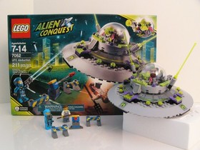 LEGO 7052 Alien Conquest Tripod Invader, New and Factory Sealed