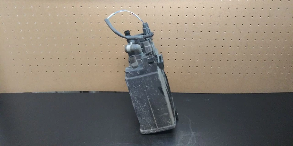 04 05 06 07 08 09 10 11 12 13 14 NISSAN MAXIMA FUEL EVAP CANISTER OEM 149507Y00C - Image 2 of 4