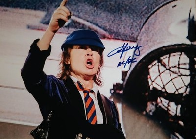 Color Foto,,Angus Young - AC/DC,''Org.Unterschrift mit Zertifikat, 30x21 cm,