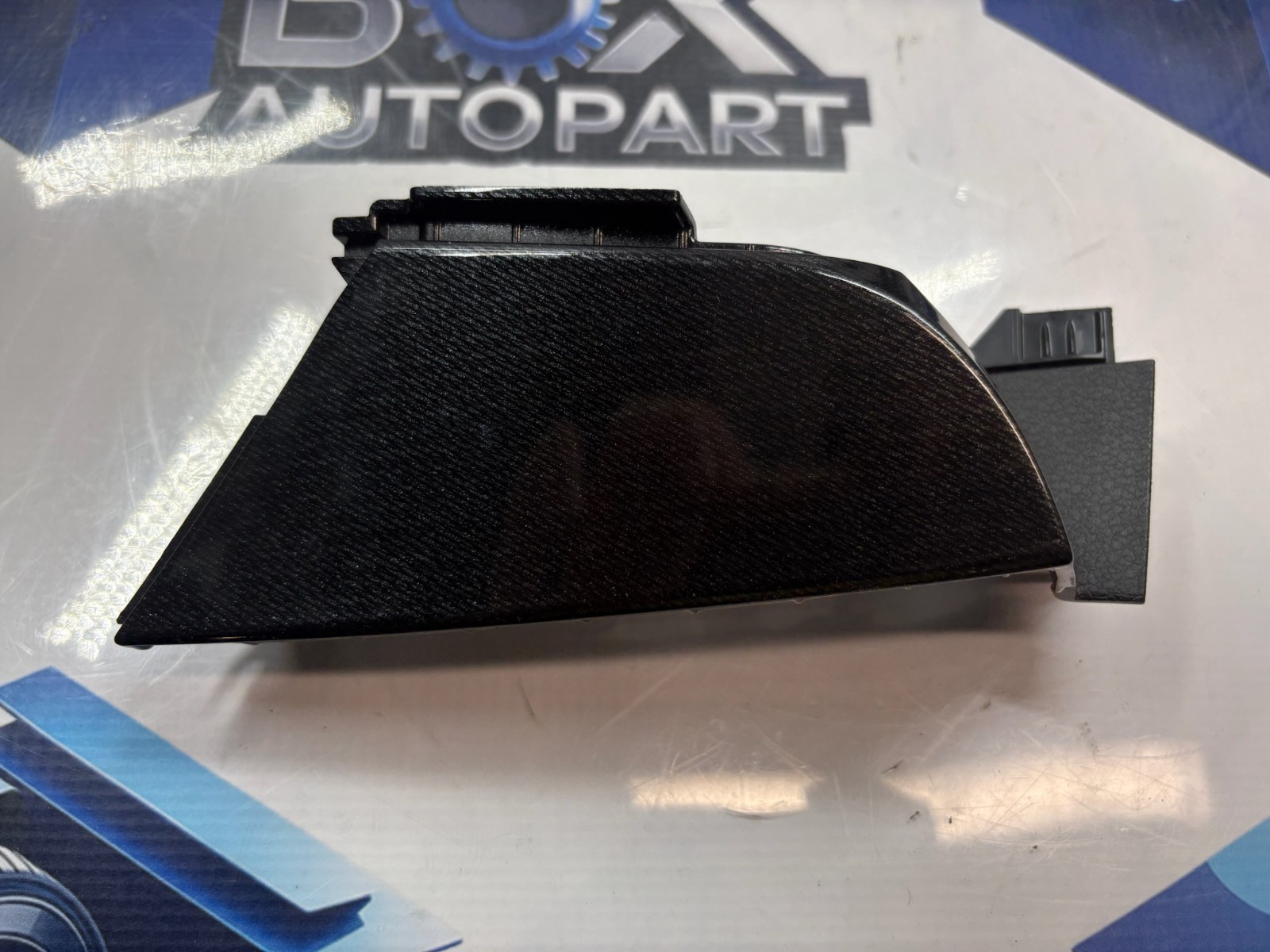 2020-2022 HYUNDAI PALISADE DASH LEFT SIDE TRIM PANEL 84790S8010 OEM