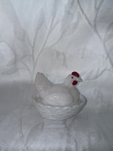 Vintage Westmoreland White Milk Glass 3.5 inch Hen on Nest