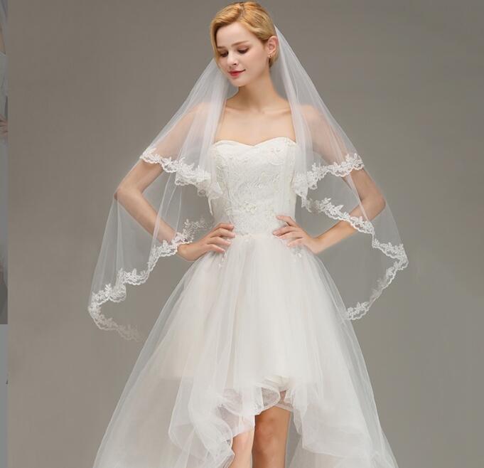 Elegant Lace Edge Two-layer Bridal Veils With Comb Ladies  display picture 2