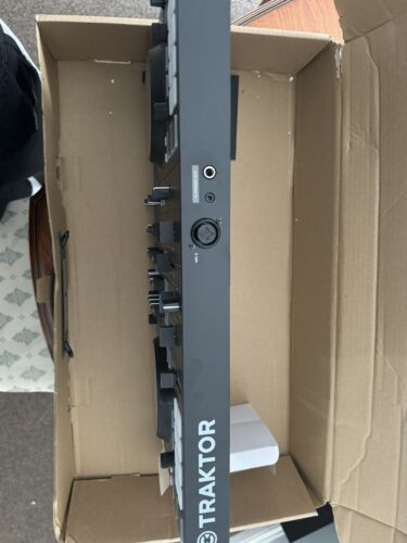 Native Instruments Traktor Kontrol S3 4 Channel DJ Controller - Black - Picture 2 of 6