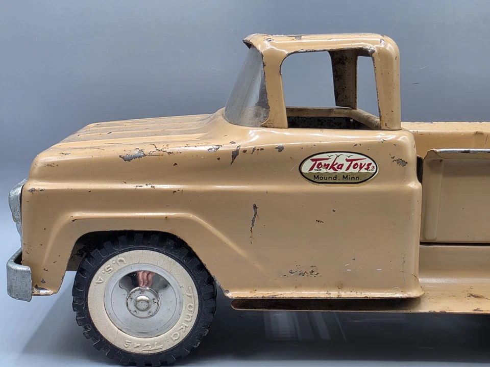Camioneta pickup Tonka 1960 vintage beige Stepside, acero prensado - Hecha en EE. UU. Foto 2 de 4