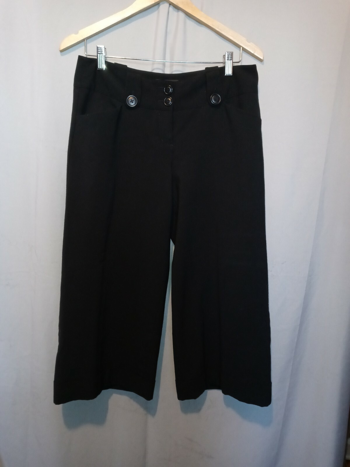 Express  Design Studio, Editor,Black, Sz. 8  womens pants / culottes.