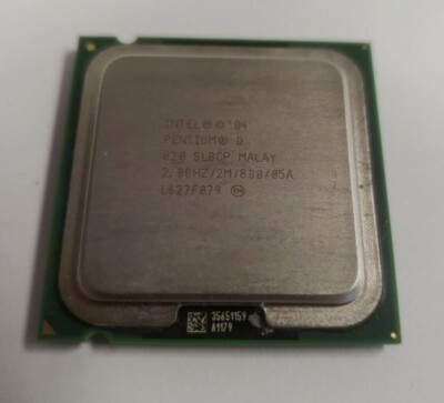 Intel Pentium D 820 2.8GHz /2M /800 / 05A CPU SL8CP socket 775 dual-core 