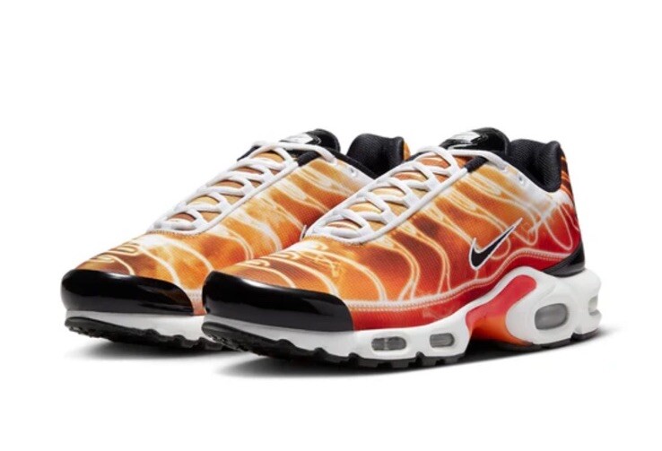 Size 11.5 Nike Air Max Plus Light Photography Black Red Orange Mens DZ3531-600 — product photo 3 of 7