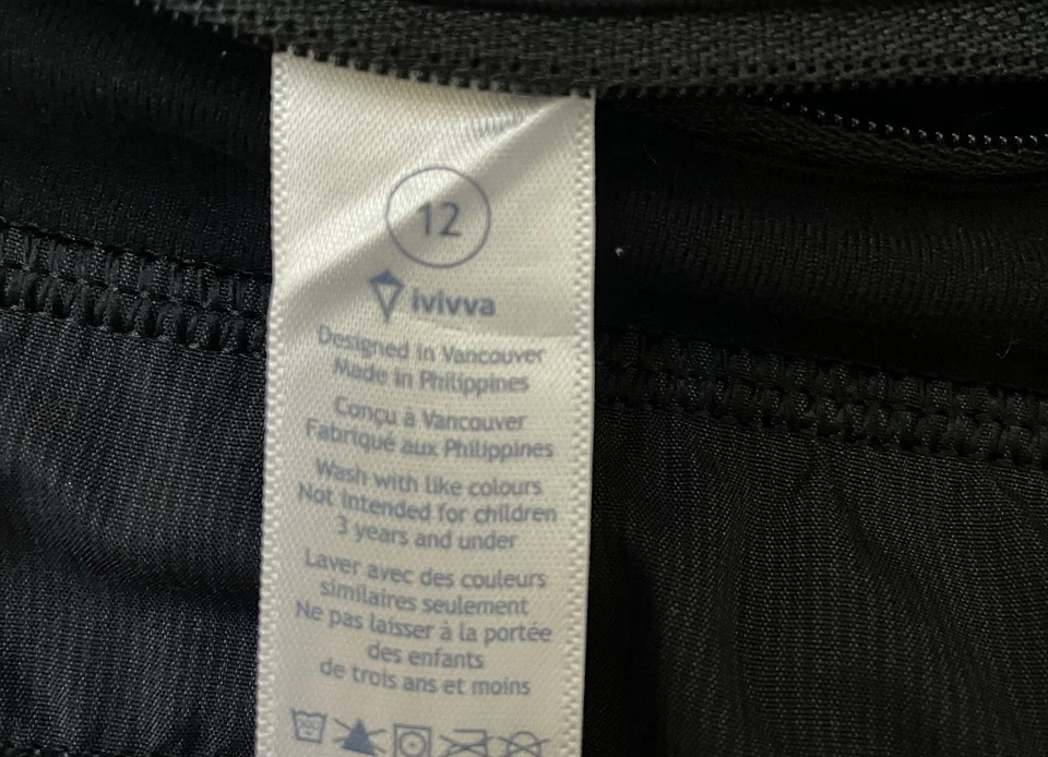 Pantalones cortos negros Ivivva by Lululemon para niñas 12 Foto 3 de 4