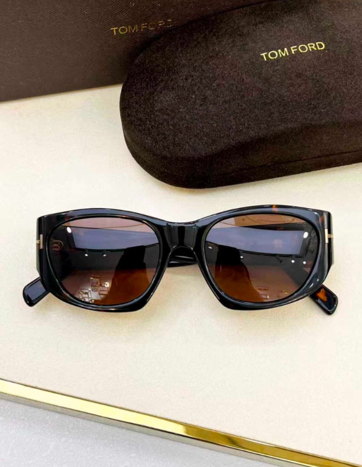 Tom Ford Cyrille Sunglasses FT0987 Havana/Brown 53-19-145mm With