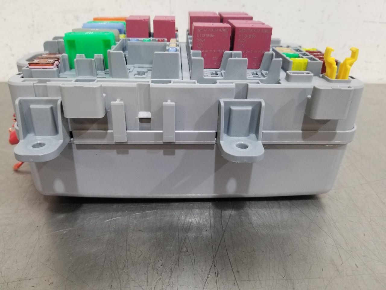 23 2023 MASERATI GRECALE CABIN FUSE BOX 