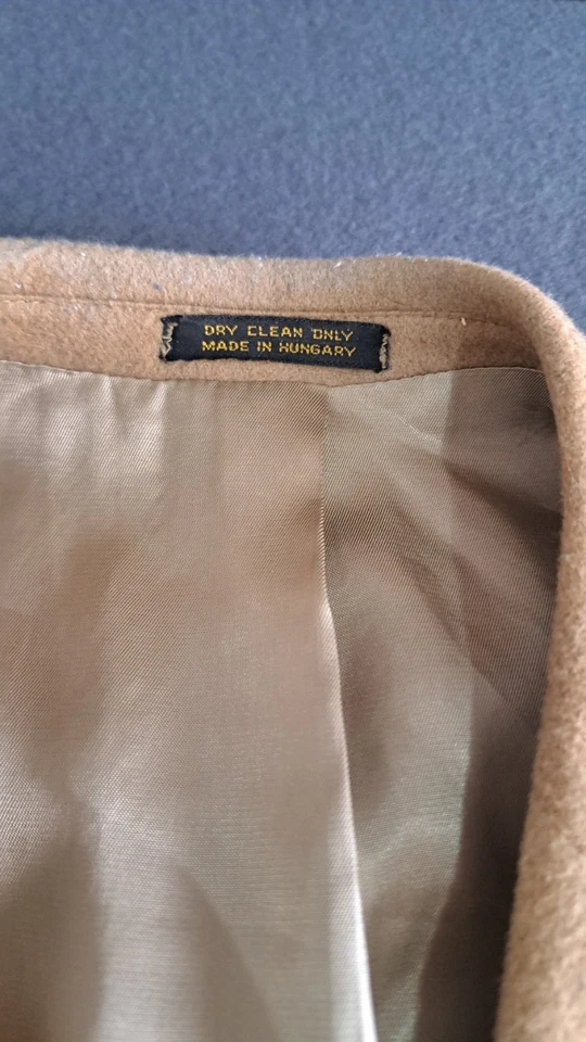 Mens 42 R Camel Hair Plus Sport Blazer Made In Hungary. Great Quality .A5-83 - Image 2 of 4