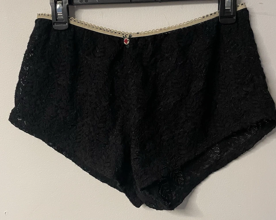 Pantalones Cortos FP One Cassia Encaje Transparente Adornados Femenino Picot Ribete Negro Talla Mediana Foto 3 de 4