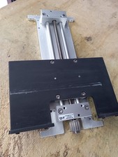 Tornillo de cable de riel único deslizante actuador lineal IGUS con mesa móvil 40034486