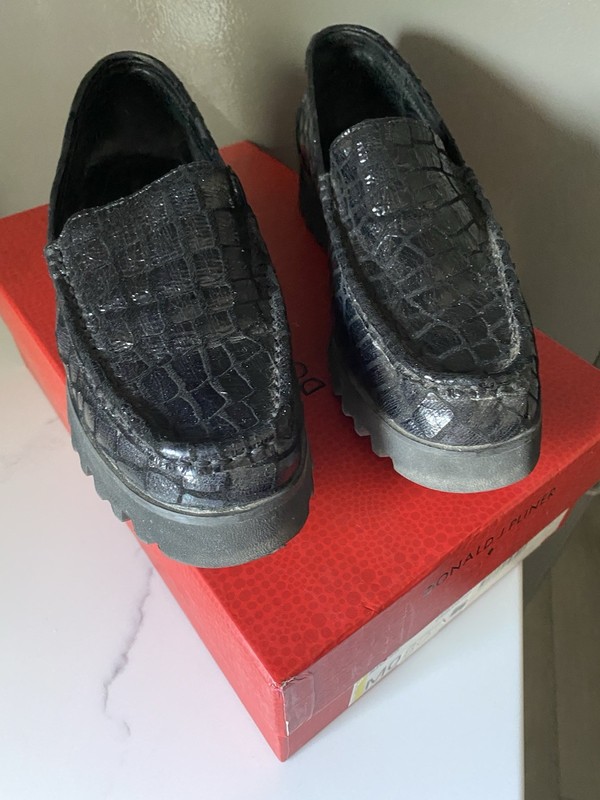 Women’s Donald J Pliner Style Rio Black Crocco Patent Leather Shoe Size 8M