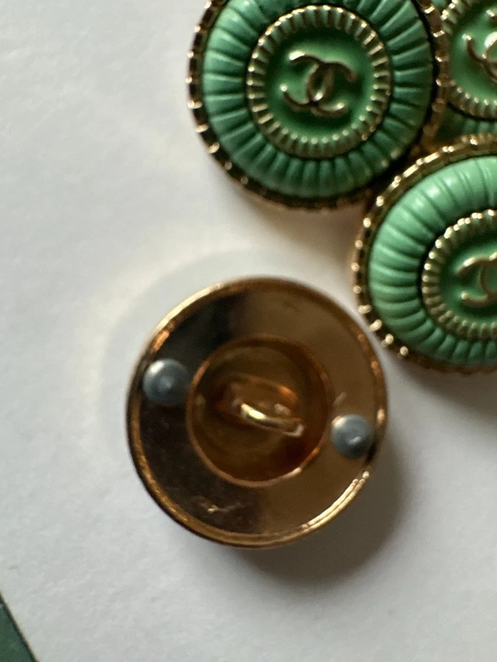 Chanel 18mm Green Enamel Light Gold Metal Buttons – Set of 5 - Image 3 of 4