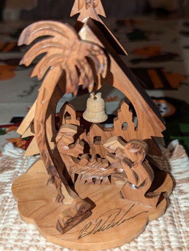 Vtg Hand Carved 3-D Olive Wood Manger Nativity Set From Holy Land in Israel 5" - Picture 5 of 12