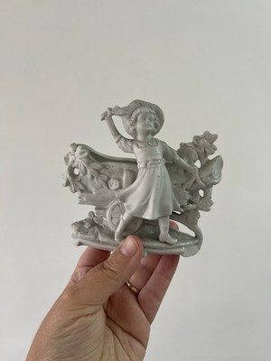  Antike deutsche Biskuit Überlauf Vase Mädchen Figuren Sith Blumen 