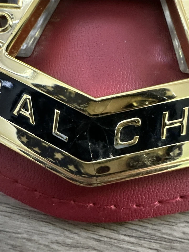 WWE Wrestling Universal Champion Championship Belt Red Replica Toy 2016 - Image 3 of 4