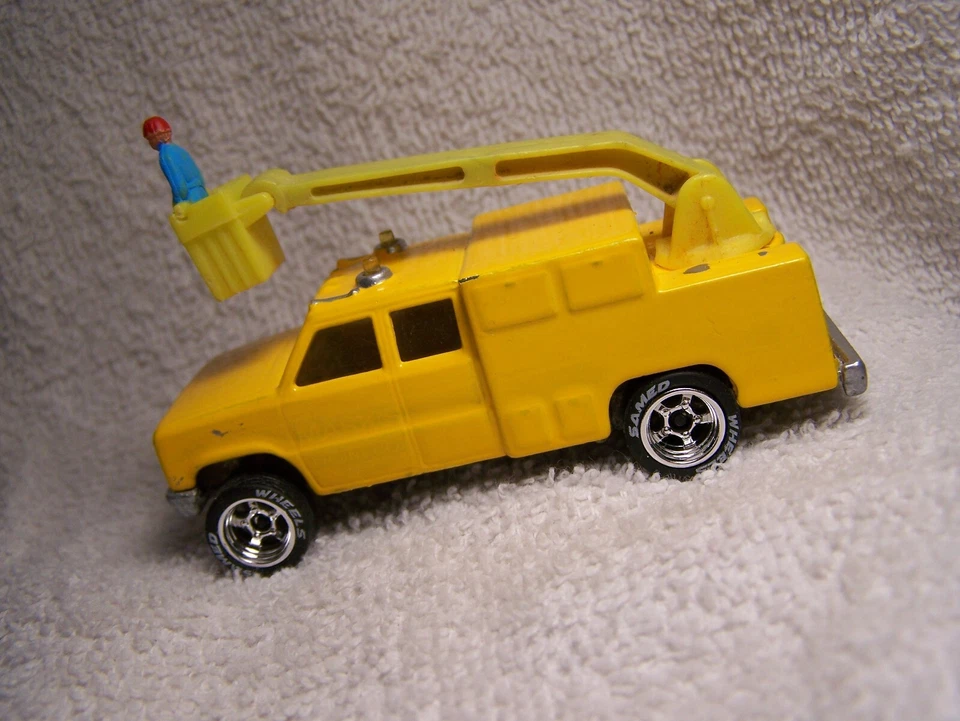 ИНДИВИДУАЛЬНЫЙ HOTWHEELS / СМЕНА КОЛЕС - 1980-Е ДЕРЕВО СЕРВИСНЫЙ ГРУЗОВИК - ЖЕЛТЫЙ - ПОЛНЫЙ ЗАКАЗ - - Изображение 3 из 4