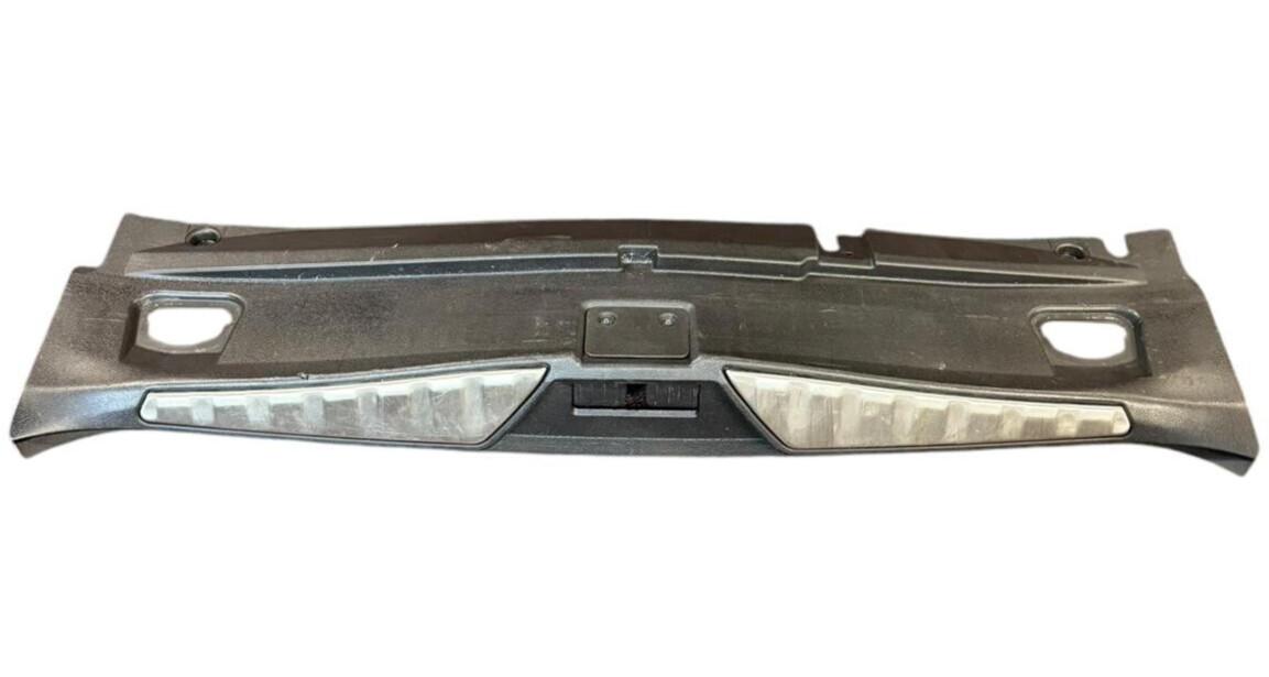 2014-2020 MASERATI QUATTROPORTE TRUNK LATCH COVER SILL OEM