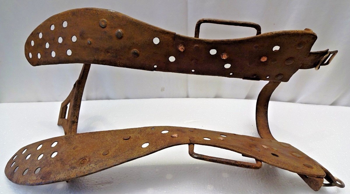 Selle de cavalerie complète remontée avec divers éléments de l'époque | G.b.r