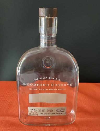Leere Woodford Reserve Kentucky Straight Bourbon Whiskey Flasche mit Korken Handarbeit