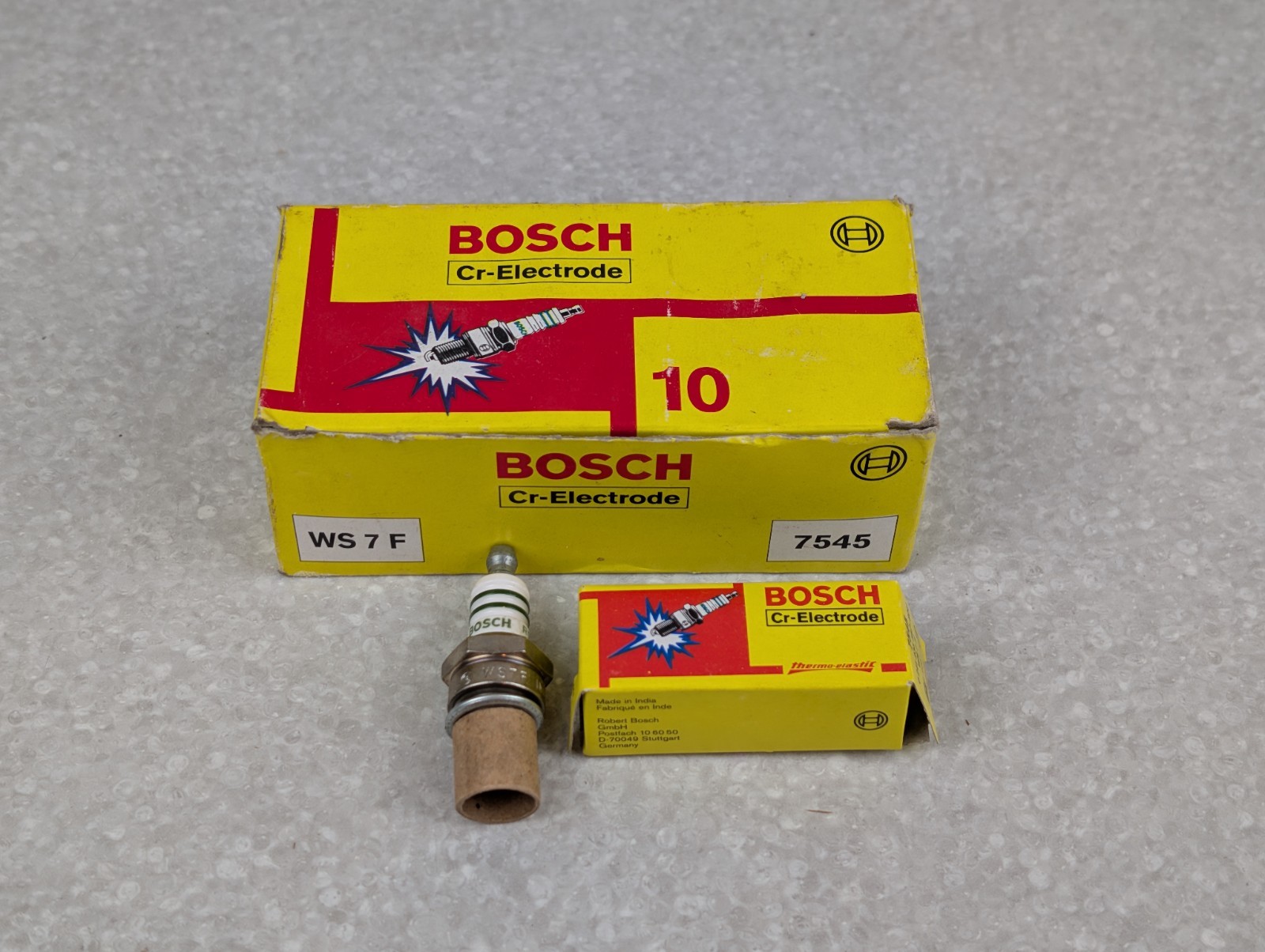 BOSCH SPARK PLUG WS7F 7545 LOT OF 10 NEW