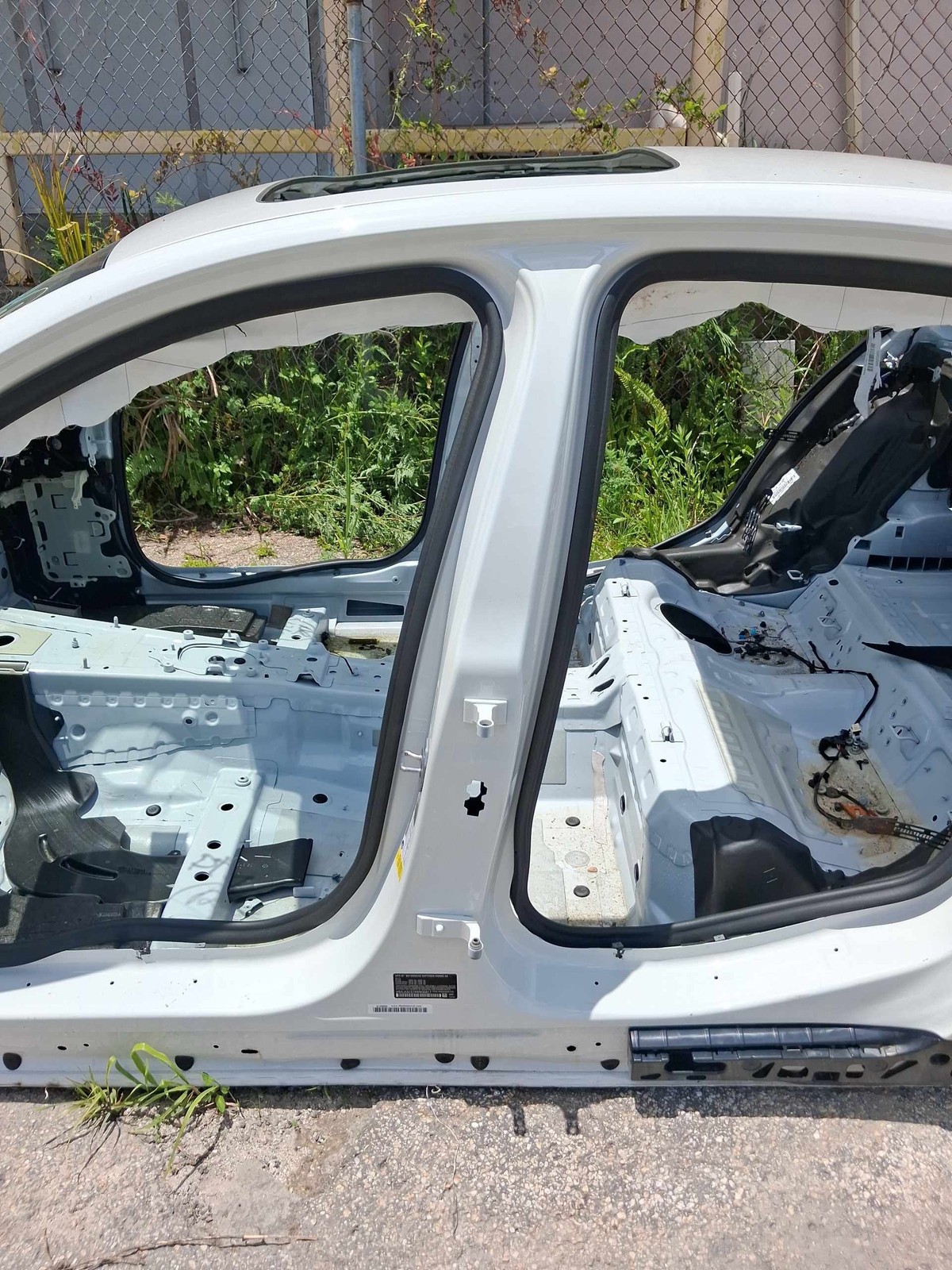 2017-2023 BMW 530i Left Center B-Pillar Alpine White 300 OEM 41007437593