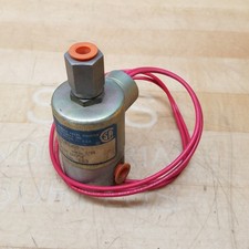 Honeywell V51LB1200 Skinner Valve Division, 200PSI, 120V, 60Hz - USED