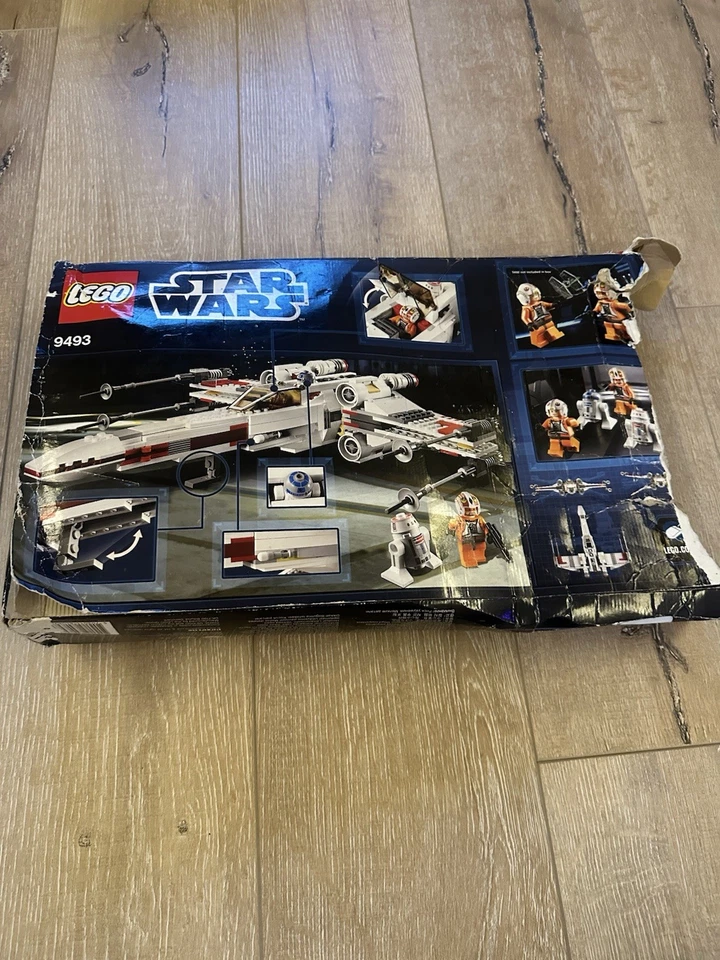 LEGO Star Wars 9493 X-wing Starfighter, photo 2 sur 5