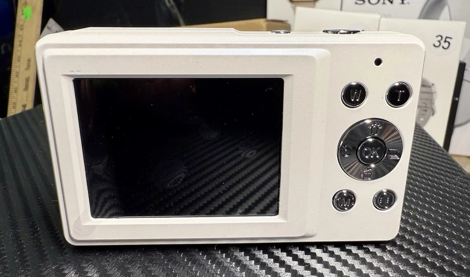 VIVITAR PopSnap Digital Camera VEC S124 2.4" Screen 1080 HD 16x Zoom WHITE 44MP - Image 2 of 4