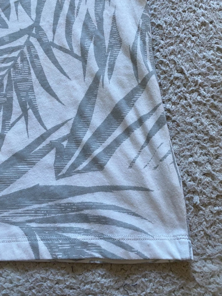 Camiseta Coral Bay Mujer Floral Manga Corta Cuello Redondo Gris Blanco Talla S Foto 2 de 4