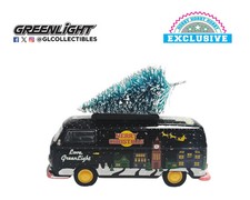 Greenlight 1:64 2025 Christmas Edition Volkswagen Type 2 Panel Van w/ Tree-