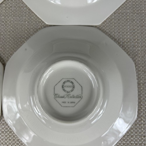 Nikko Classic Collection Dessert Bowls Strawberries 5.75" Octagon Set of 4 - Picture 9 of 9