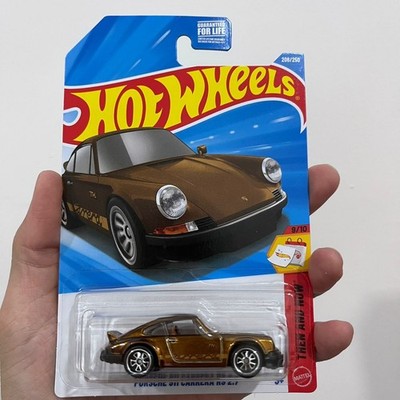 Hot Wheels 2026 Super Treasure Hunt Porsche 911 Carrera RS 2.7 mit Protector