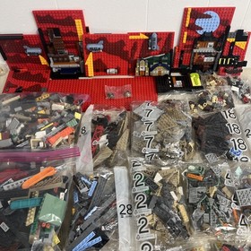 LEGO Batman: The Animated Series Gotham City 76271 + 76052 Batcave *READ*