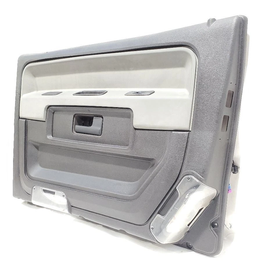 Painel de guarnição de porta traseira direita 2012 VPG MV-1 OEM com regulador de janela - Imagem 3 de 4