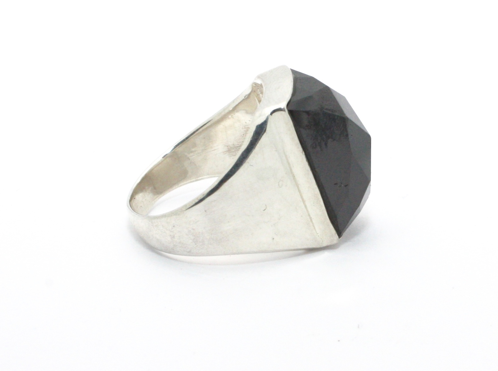  GENUINE BLACK ONYX RING set in 925 STERLING SILVER Size 9 FAST FREE SHIPPING !!