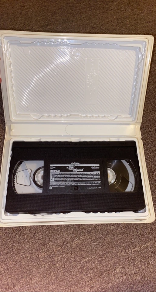 Walt Disney's Gold Classic Collection-The Fox and The Hound VHS - Image 2 of 4