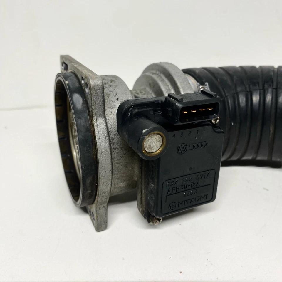 Sensor medidor de flujo de aire másico cardone 91-94 Audi 100 C4 Hitachi MAF OEM Foto 2 de 4