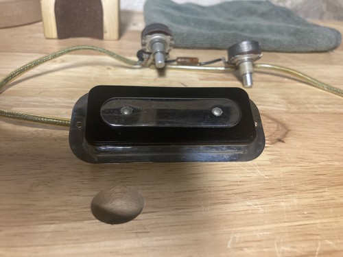 DeArmond Vintage Guitar Pickup. Very Rare Rowe Industries Toledo, Ohio. Epiphone - Picture 10 of 10