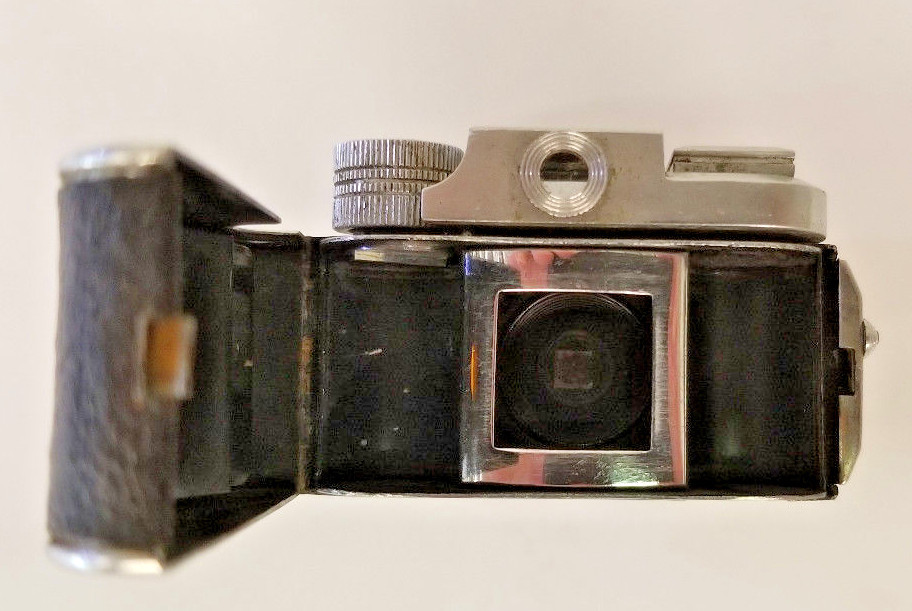 Jilona ミニカメラ MIDGET 27488 Vintage Jilona Midget Model 2 Camera Number 27488, Circa