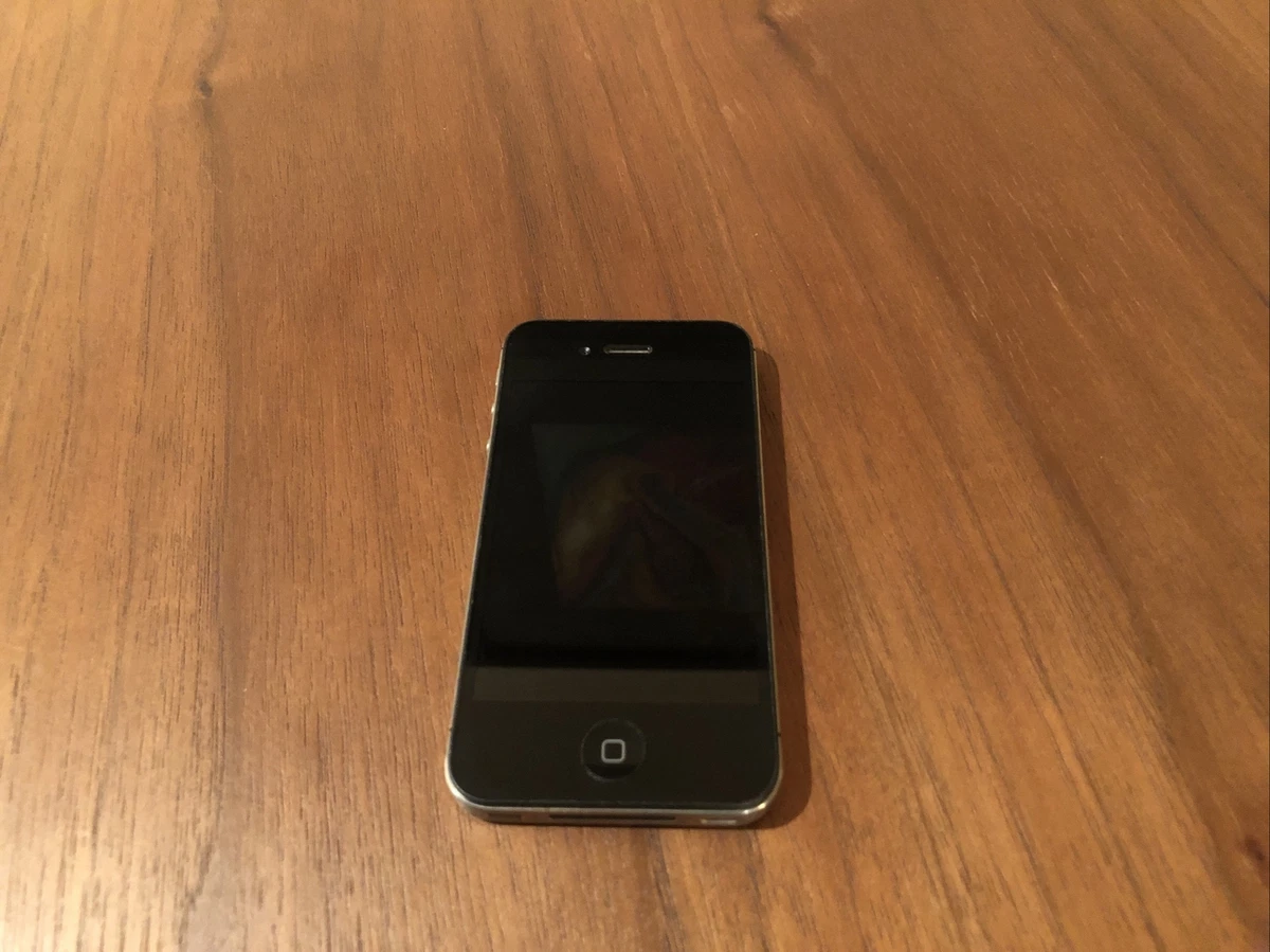 Apple iPhone 4s. Sold As Is. Broken. For Parts. Black
