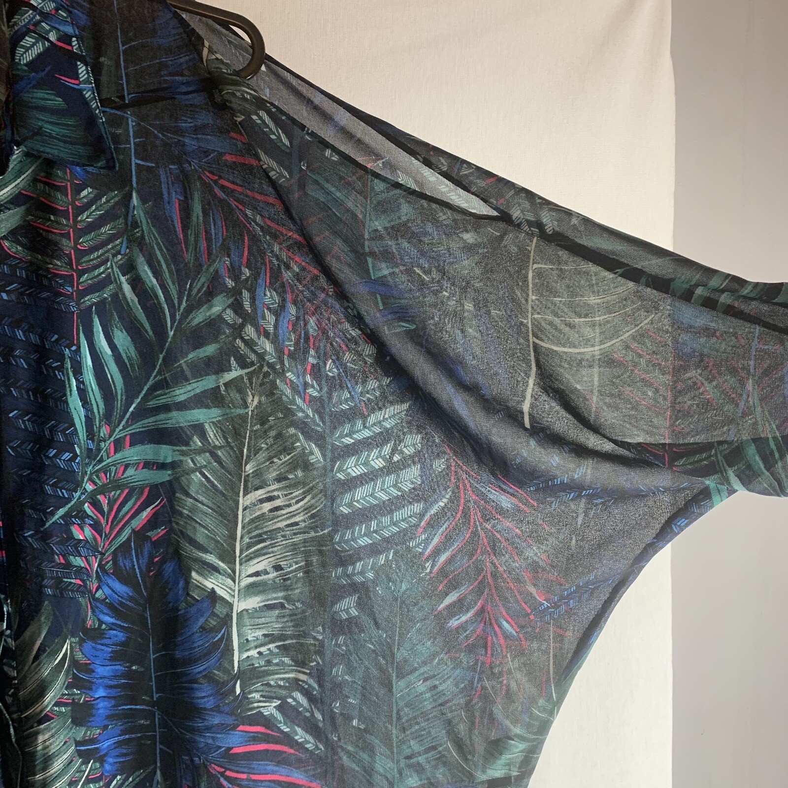 Apricot Leaf Pattern Shoulder Split Sheer Up Butt… - image 5