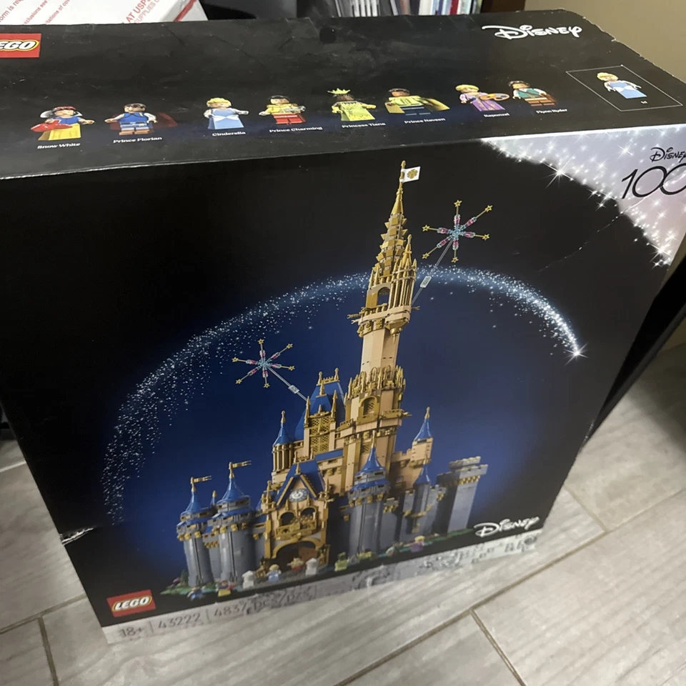LEGO Disney 100th Anniversary 43222 Cinderella Castle Limited Edition - Image 3 of 3