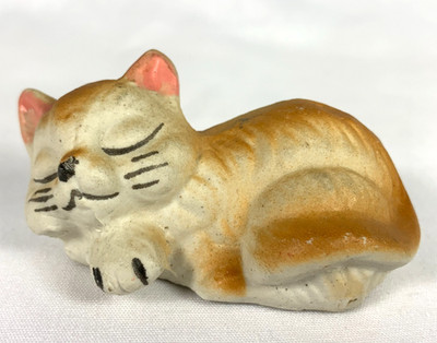 Japanese Sleeping Cat Chopstick Rest Hashioki Porcelain Hand Painted Vintage