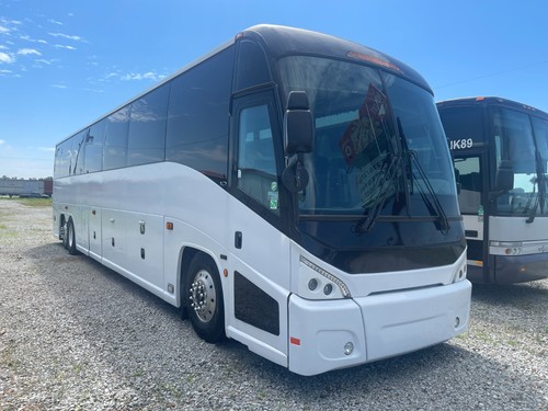 2004 MCI J-4500